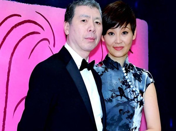 配资网站首选 徐帆谈冯小刚绯闻：往他身上扑的人太多，老爷们儿不吃亏